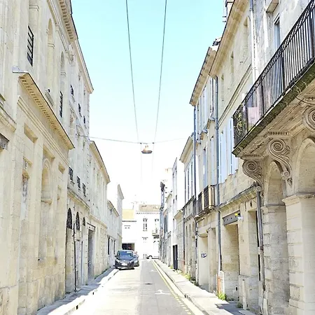 2 Bedrooms Chartrons * Burdeos