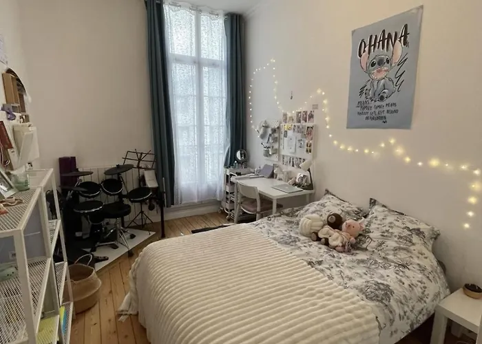 2 Bedrooms Chartrons * Burdeos