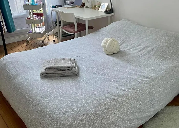 2 Bedrooms Chartrons *